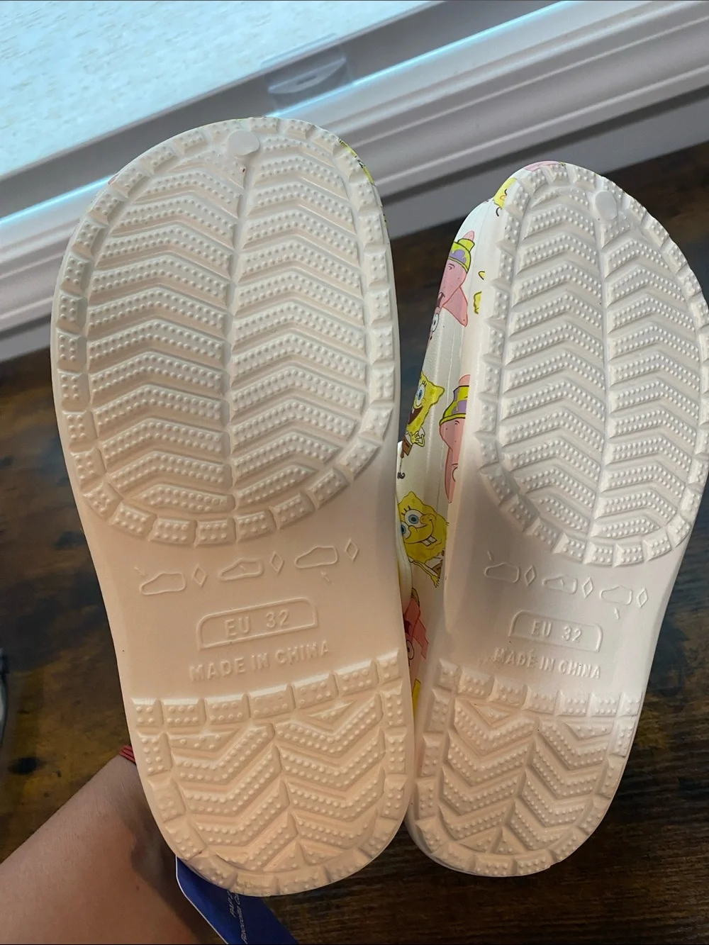 SpongeBob Squarepants Pale Pink Kids Cartoon Clog Shoes NWT Youth size ( 1-1.5)